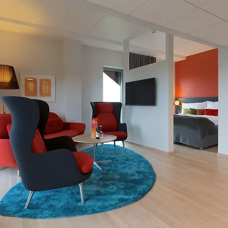 Clarion Energy Hotel