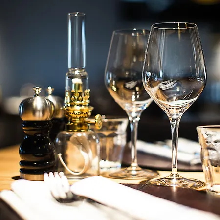 Clarion Energy Hotel